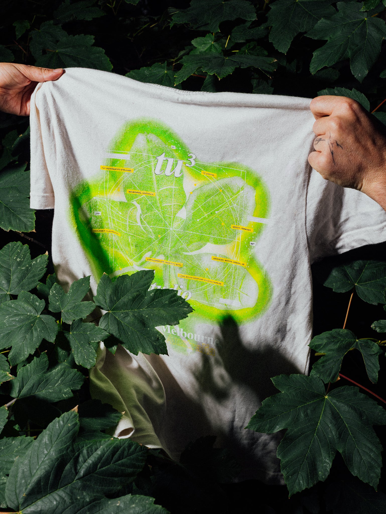 tu³ Graphic Leaf T-shirt (Off-White)