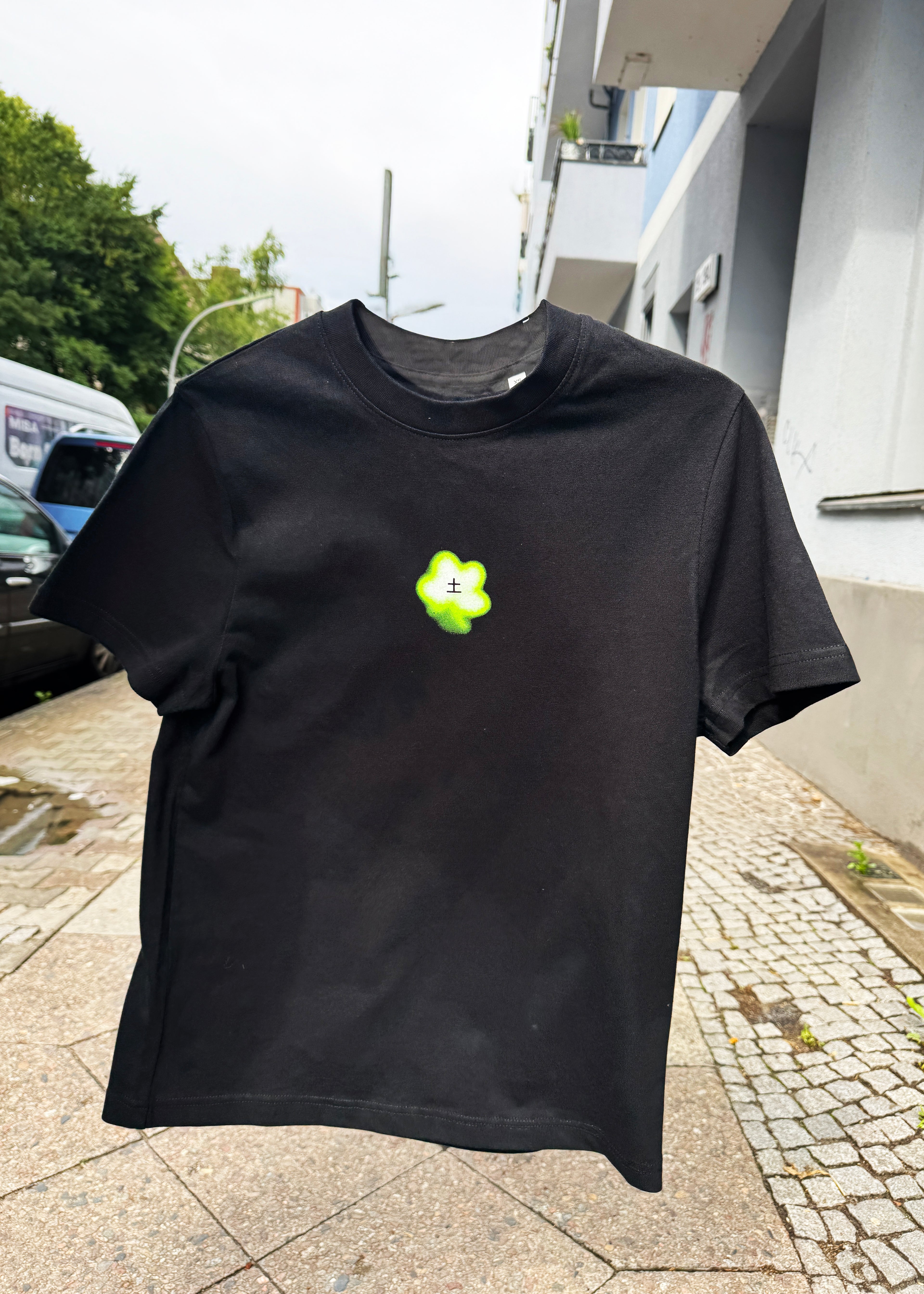 tu³ Graphic Leaf T-shirt